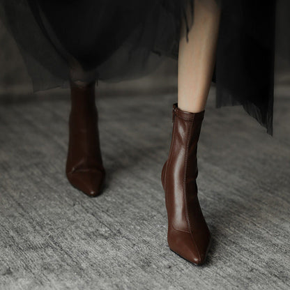 Chic women's stiletto high heels, essential for elegant evening shoes, formal wear, and party outfits.