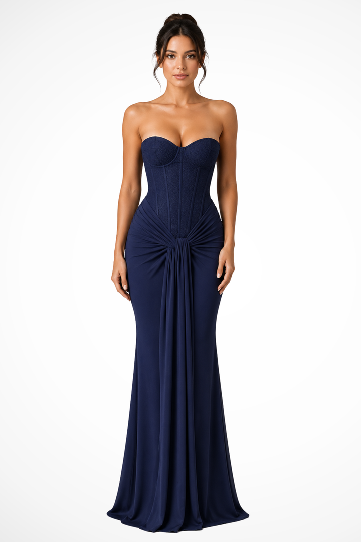 Fitted corset bodice of an elegant women's strapless mermaid maxi dress, ideal for parties.