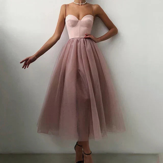 Elegant women's strapless evening gown, perfect for galas, weddings & formal events. Classic maxi pleated style.