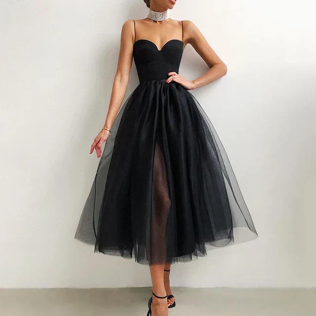 Classic strapless formal dress for women, an elegant maxi gown perfect for galas, proms, or wedding guest attire.