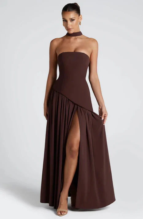 Beautiful strapless maxi formal dress for women. A flowing sleeveless evening gown, perfect for elegant events.