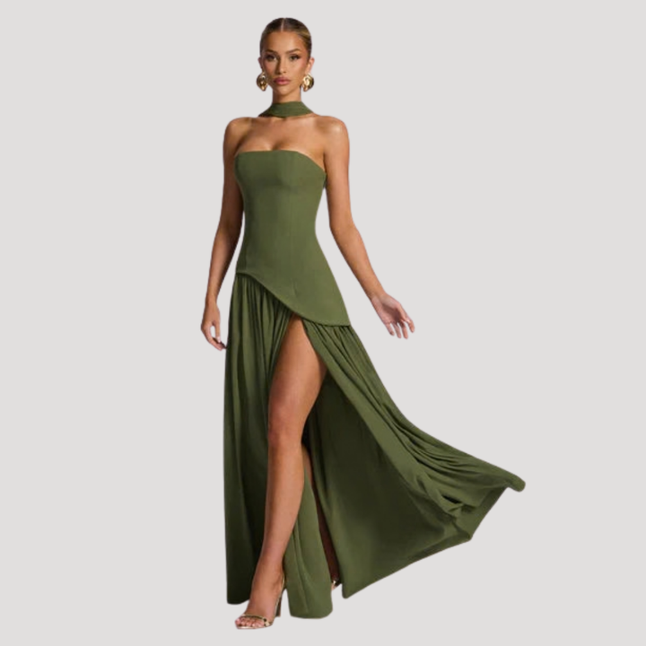 Sophisticated women's long pleated strapless maxi, perfect for galas.