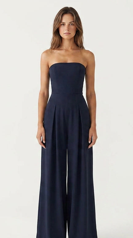 Elegant women's strapless wide-leg jumpsuit, perfect for evening wear & formal events. Chic summer party outfit.