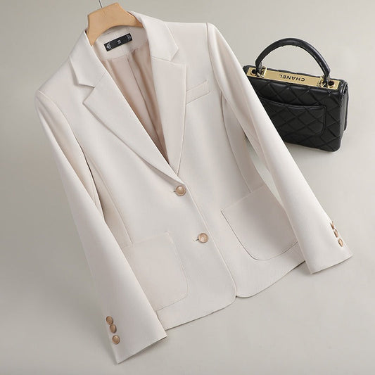 Elegant women's tailored blazer, perfect for sophisticated office chic or formal wear.