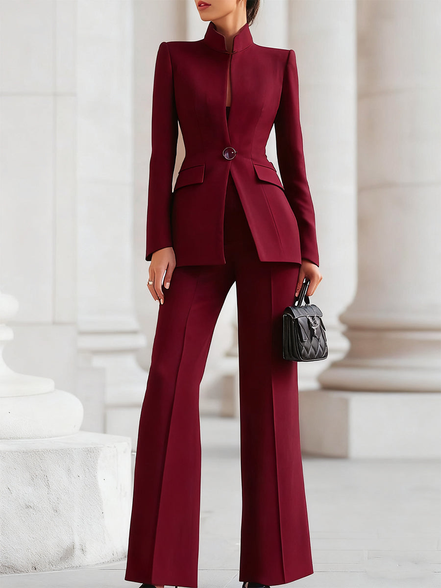 Stylish women's tailored suit set with a flattering cut, creating an elegant & professional outfit.