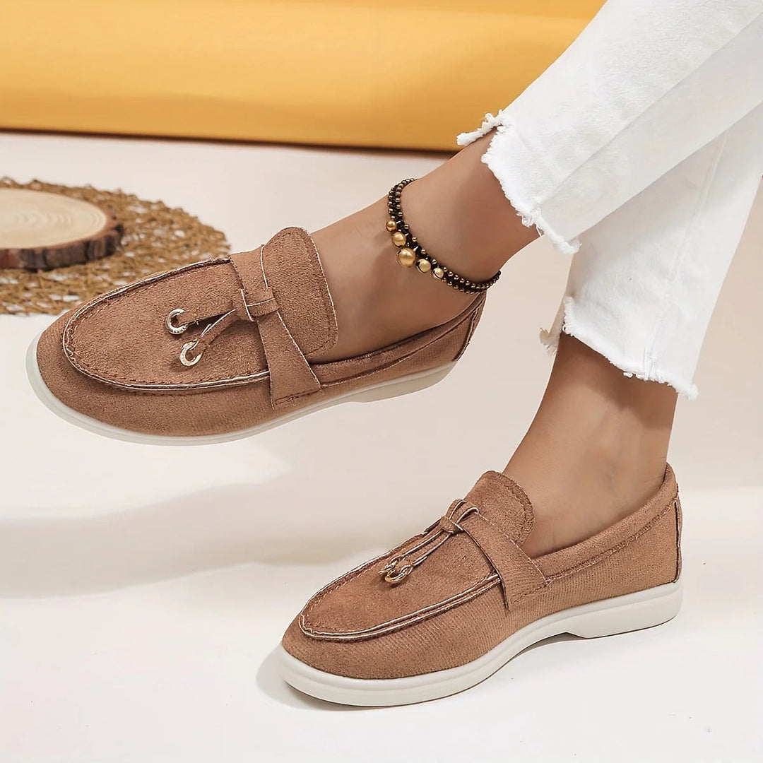 Elegant women's tassel loafers, perfect slip-on shoes for sophisticated office wear & casual chic.