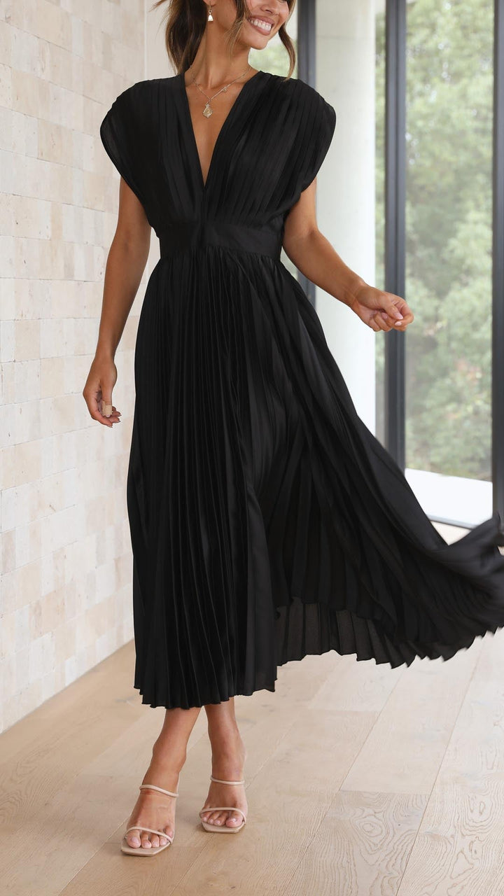 Sophisticated women's V-neck pleated maxi dress, a formal and chic choice for any party.