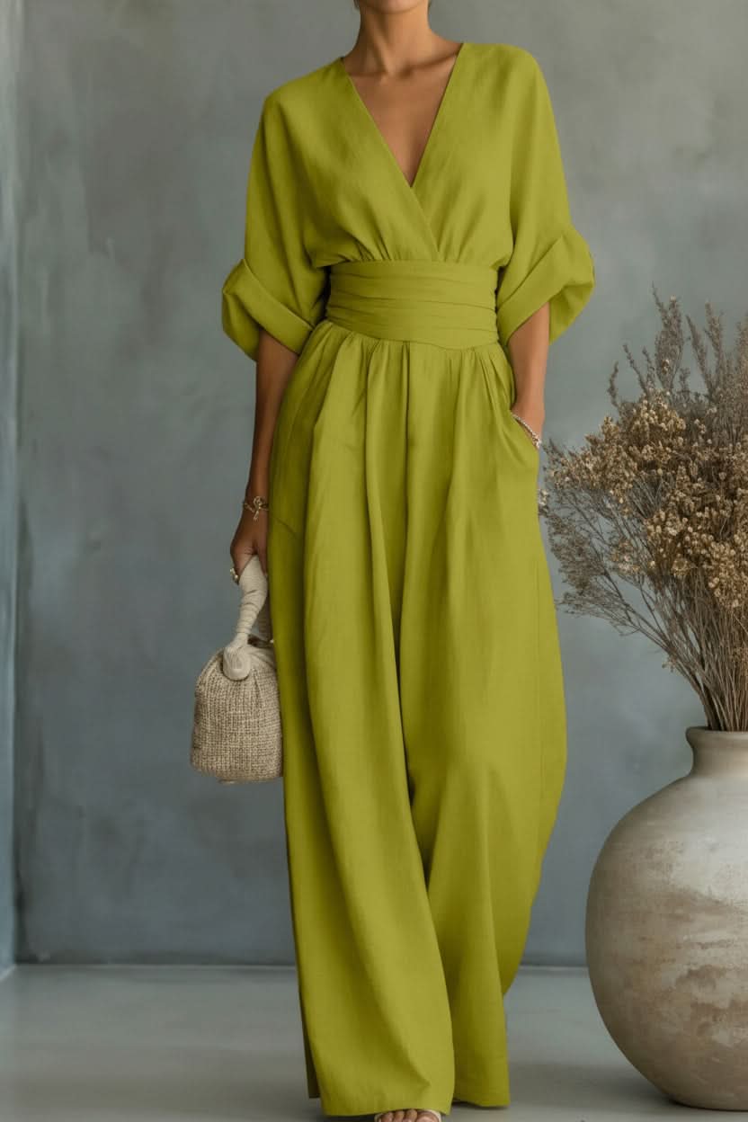 Versatile women's vintage jumpsuit, blending elegant & casual styles. Effortless retro chic fashion statement.
