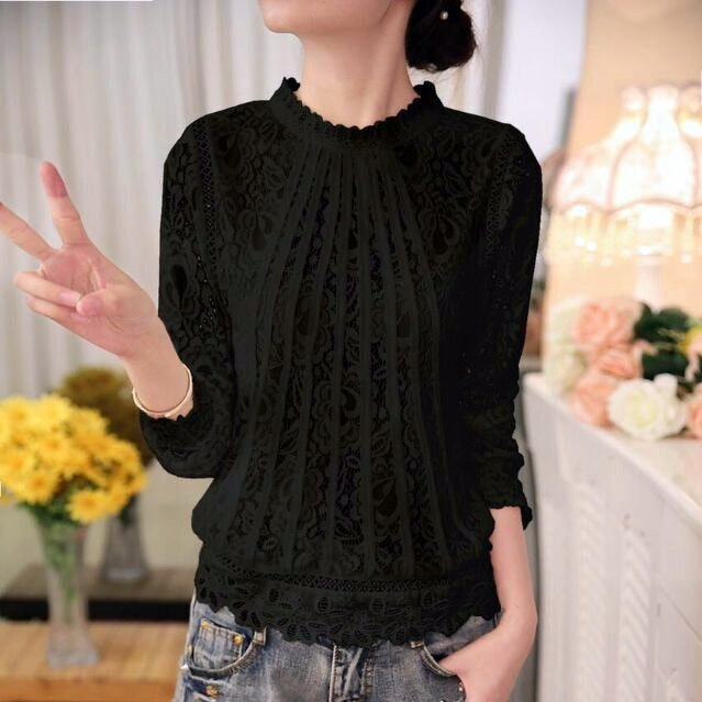 Amira long-sleeve lace blouse for women. Elegant and versatile, ideal for formal events or a stylish everyday look.