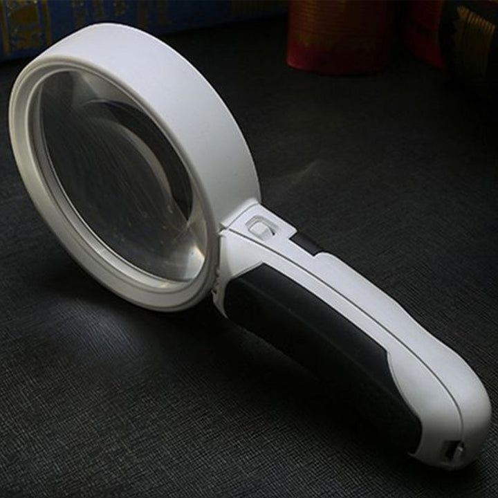 Comfortable 20X LED magnifying glass, ideal for extended reading sessions & hobbies.