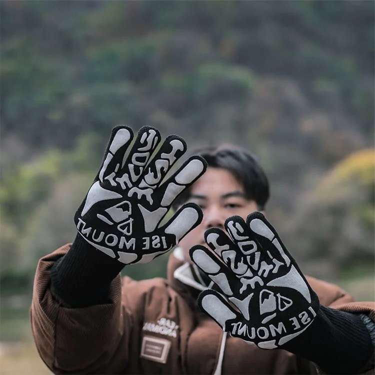 Unisex heavy-duty heat resistant work gloves, ideal for baking, industrial use, and high-temp tasks