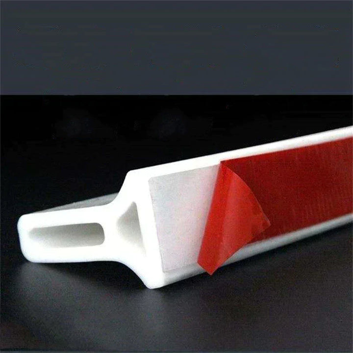 Easy-to-install silicone water guard. Ideal shower barrier for dry bathroom floors.