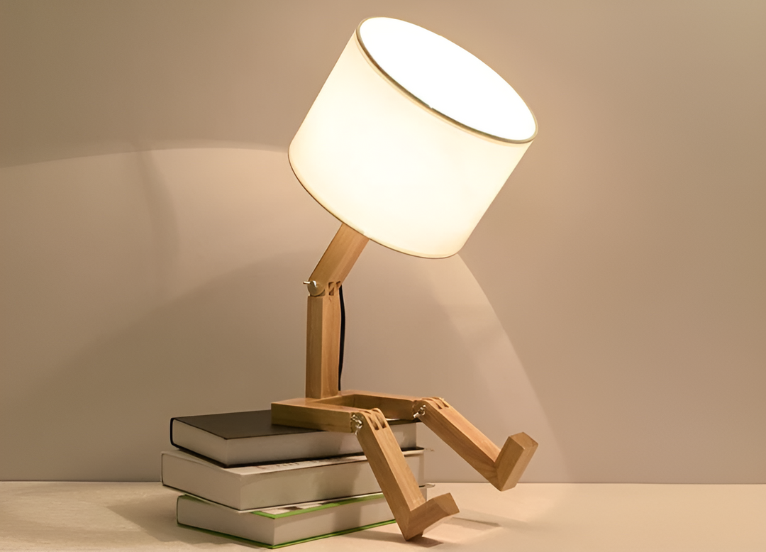 Solid wood robot lamp, flexible design for versatile desk & home lighting. Sustainable & stylish.