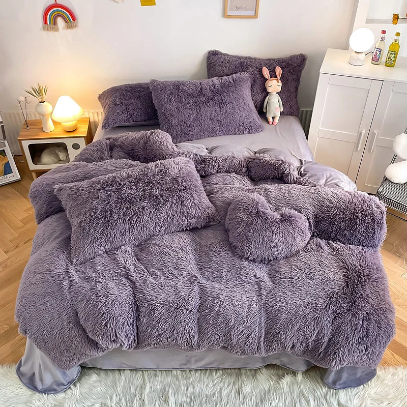 Elegant fluffy duvet cover set, plush bedroom decor for a luxurious feel.