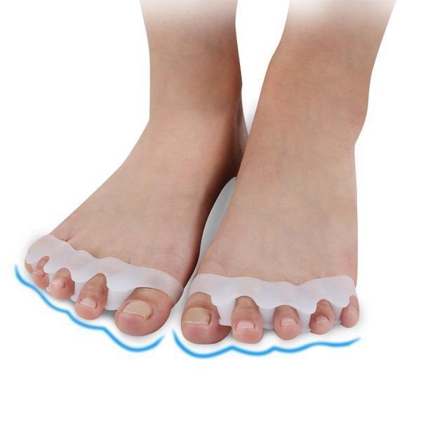 Orthopedic toe separator for hammer toe relief. Flexible gel cushions & stretches toes, promoting natural alignment.