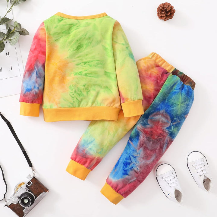 Cozy warm sweater and pants for girls, ideal as a baby outfit.