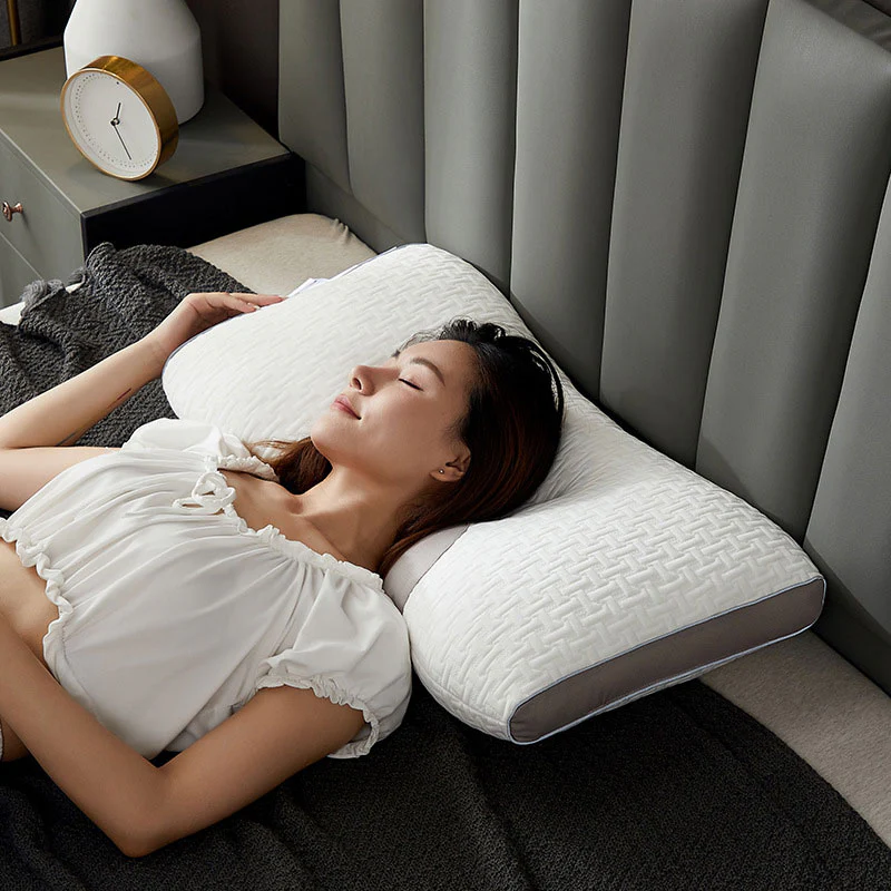 Ergonomic hybrid pillow for back & side sleepers, providing pain relief & excellent neck/shoulder support.