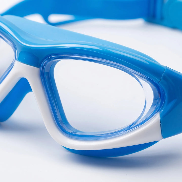 Comfortable kids' swim goggles with easy-adjust strap, anti-fog and UV protection for young swimmers.