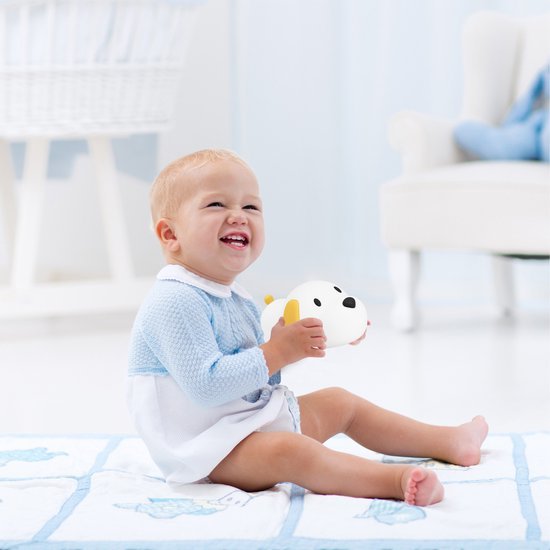 Toddler lamp: gentle silicone night light, BPA-free & dimmable for peaceful sleep, with auto shutoff.