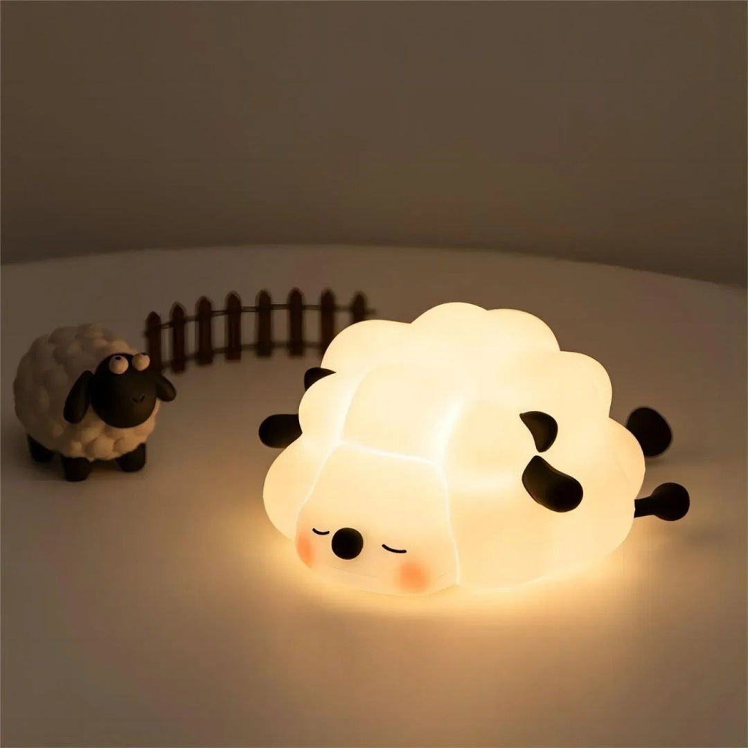 Rechargeable kids silicone night light, dimmable animal lamp, ideal nursery sleep aid with auto shutoff.
