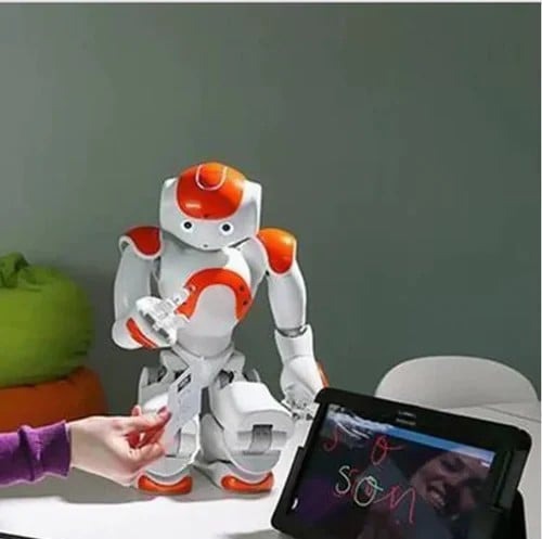 Rechargeable interactive robot toy, perfect gift for kids interested in technology.