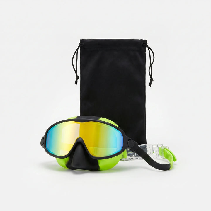 Comfortable kids' swim mask with clear vision lenses & integrated nose cover for young swimmers.