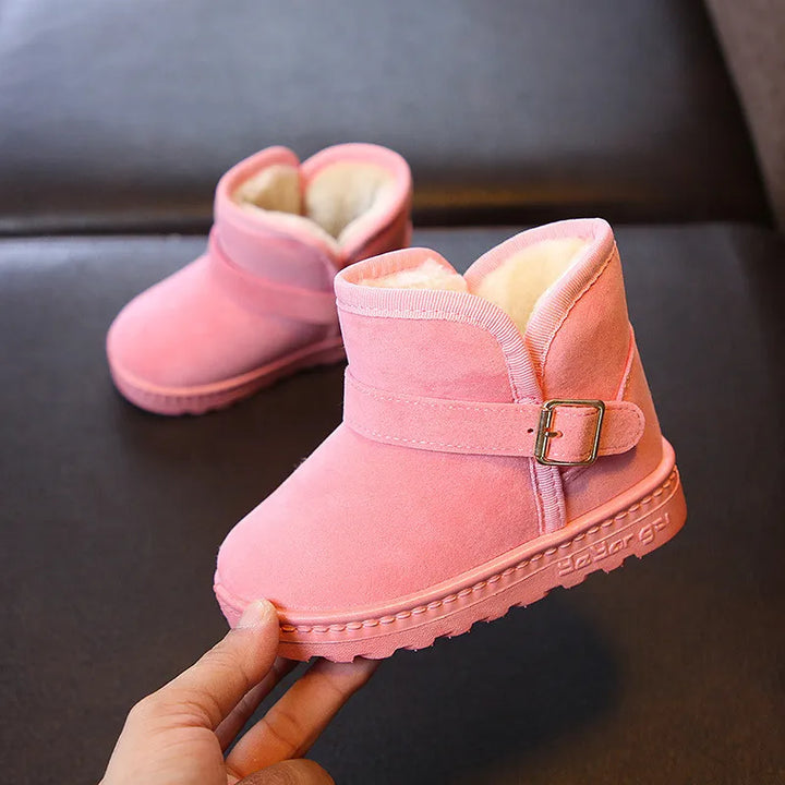 Kids winter boots for boys & girls, warm and cozy, perfect for snow & cold weather. Durable children's footwear.