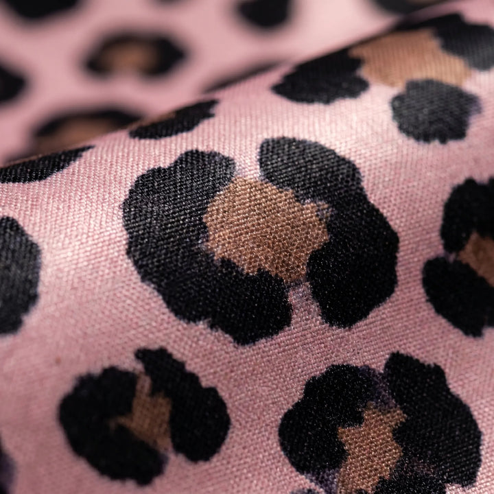 Stylish leopard print shoulder tote bag, a trendy accessory for women's summer travel.