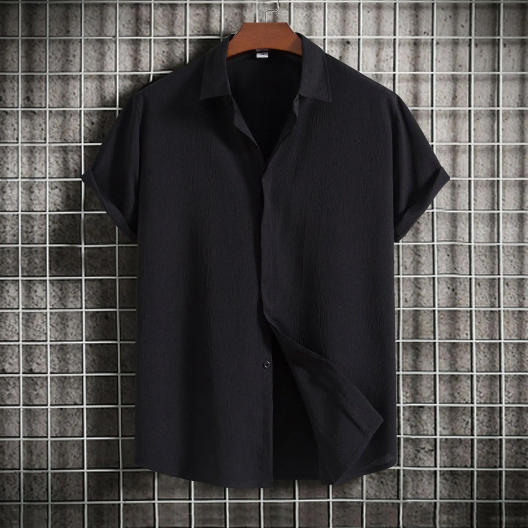 Comfortable men's button-up shirt, stylish long sleeve top for modern mens fashion & breathable comfort.