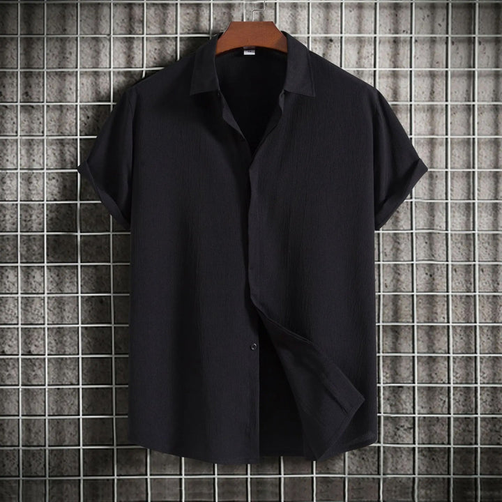Comfortable men's button-up shirt, stylish long sleeve top for modern mens fashion & breathable comfort.