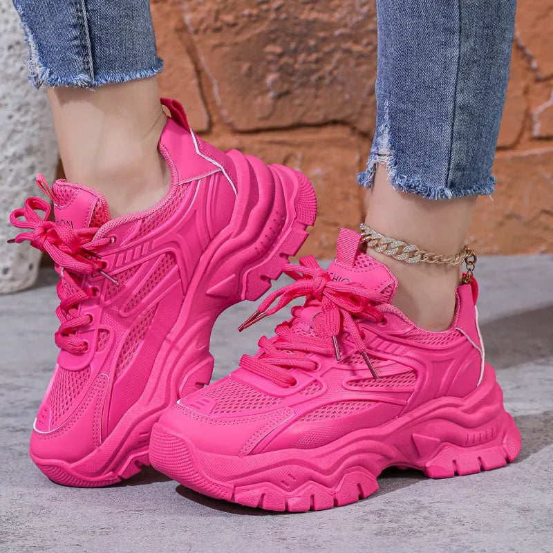 Women's casual footwear: stylish, lightweight, and breathable sneakers for comfortable daily activities.