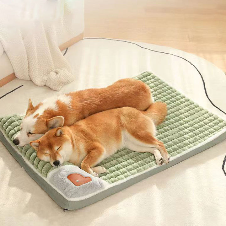 Luxe winter dog mat, warm plush fleece sofa bed for small & medium dogs.