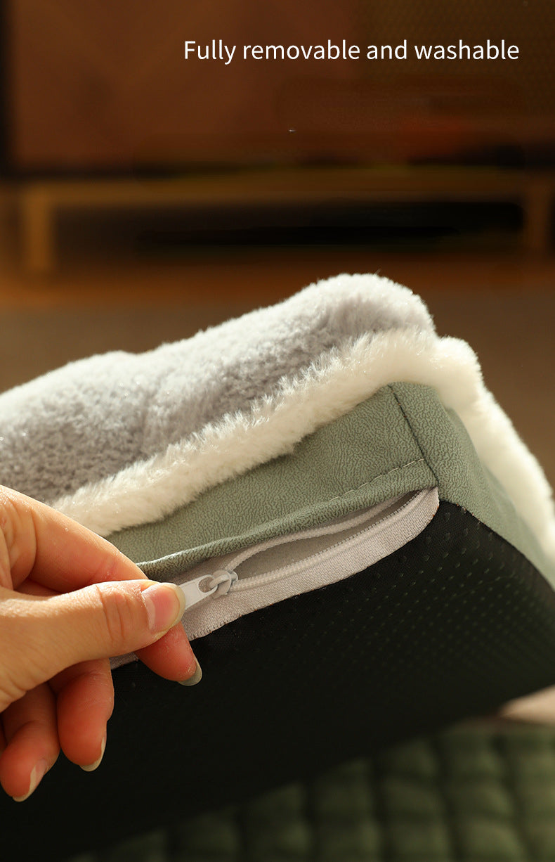 Soft fleece winter dog mat, warm sofa bed for small and medium pets.