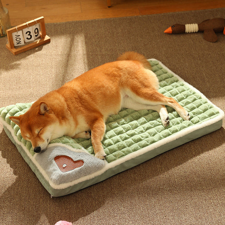 Super cozy warm fleece dog mat for small & medium dogs, soft winter pet sofa bed.