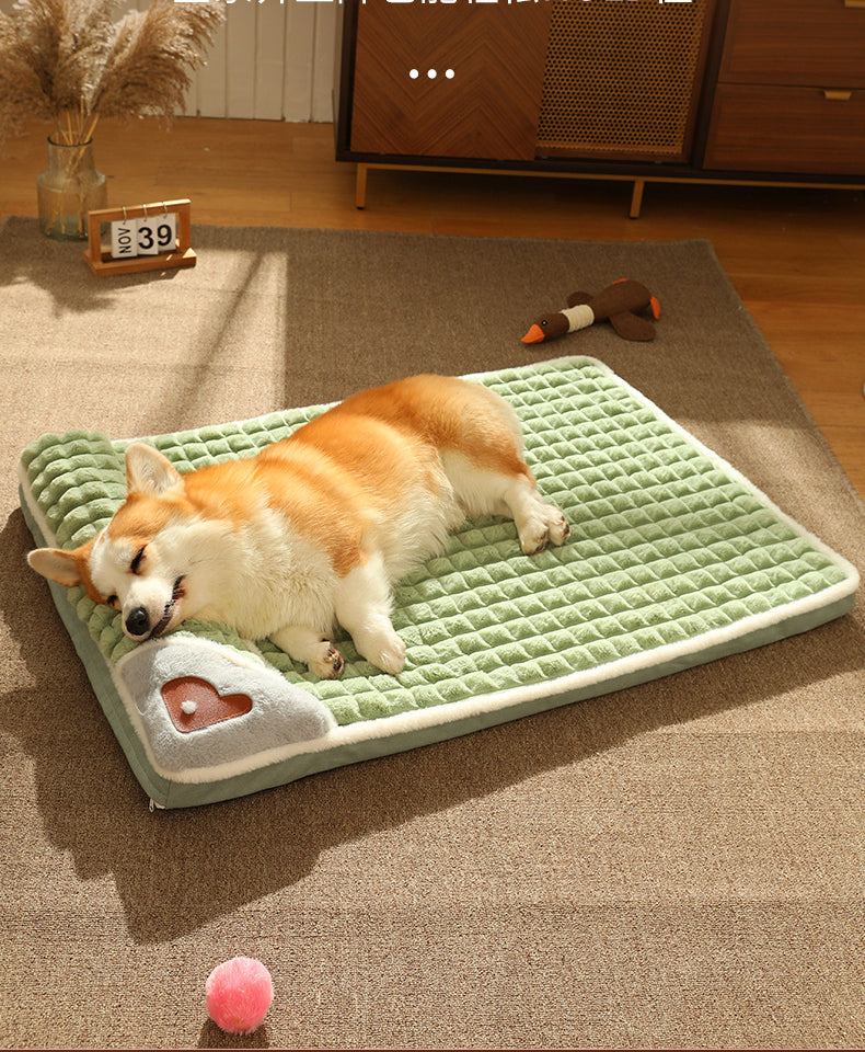 Winter dog bed, warm plush fleece pet mat sofa for small and medium dogs.