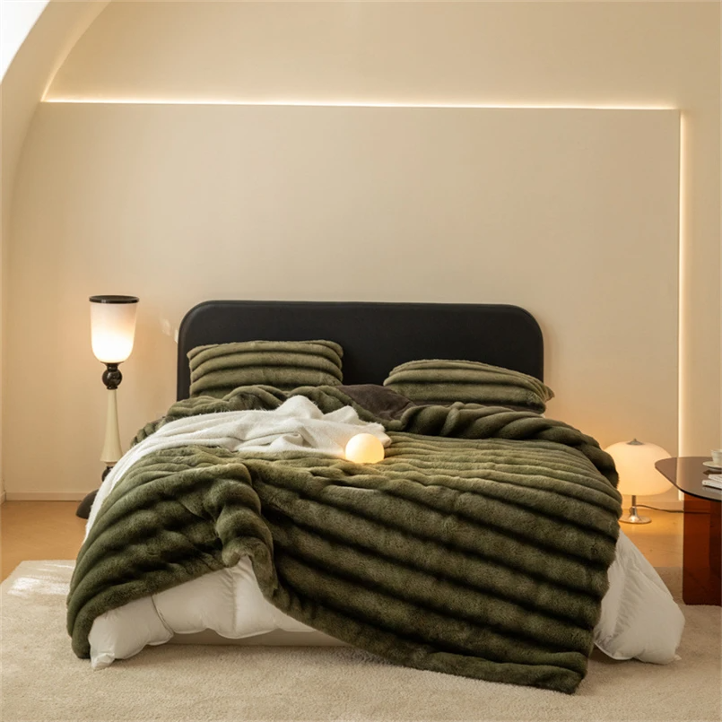 Beautiful faux fur throw blanket, super soft & cozy, perfect for luxury bedding or living room.