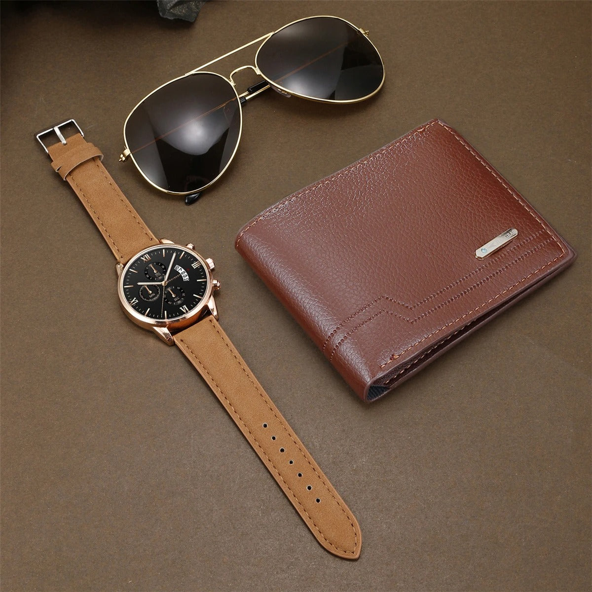 Premium leather men's wallet, part of a luxury 3-piece gift set, perfect for daily style & organization.