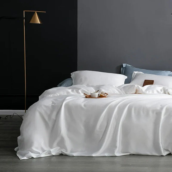 Hypoallergenic natural silk duvet cover. Regulates temperature for comfortable, luxurious sleep.