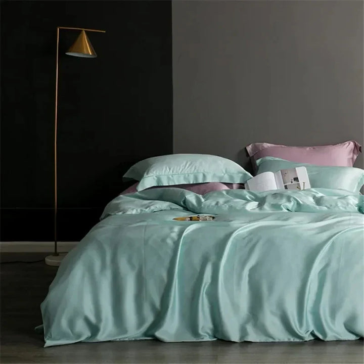 Premium natural silk duvet cover for unparalleled bedroom comfort & style. Luxurious and soft.