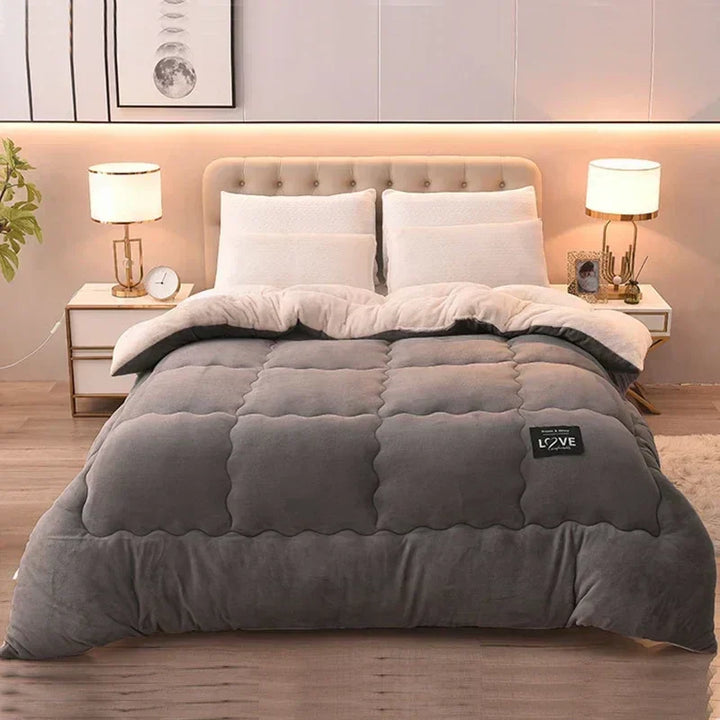 Luxury winter duvet with double flannel fleece for ultimate warmth and a cozy bed experience.