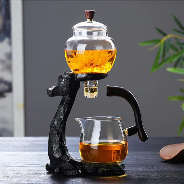 Unisex magnetic glass tea set, a sophisticated gift for anyone who enjoys modern loose leaf tea brewing.