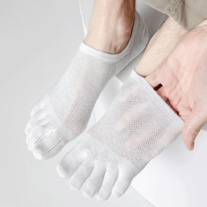 High-quality men's no-show toe socks, a 3-pair pack for everyday comfort & breathable athletic support.