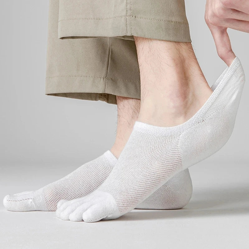 Close-up of a men's no-show toe sock, showcasing individual toe slots for blister prevention & comfort.