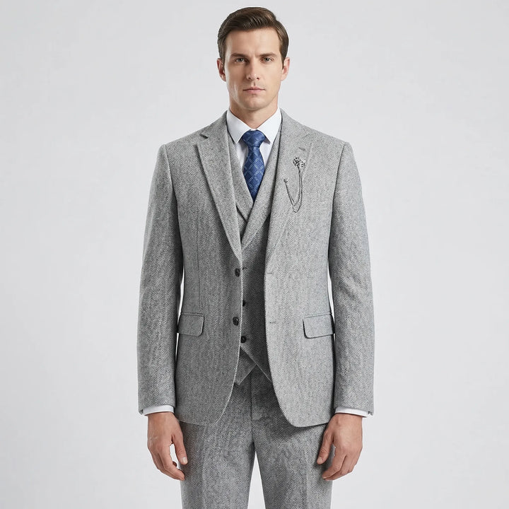 Leonard 3-piece men's suit, featuring a sophisticated herringbone design. Perfect for a sharp formal look.