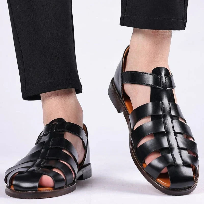 Stylish men's open-toe casual sandals, perfect summer footwear for everyday comfort.