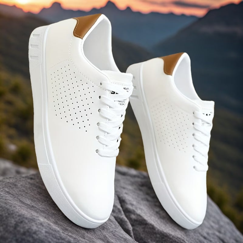 Black men's Aeron sleek low-top sneakers offering versatile everyday style and comfort.