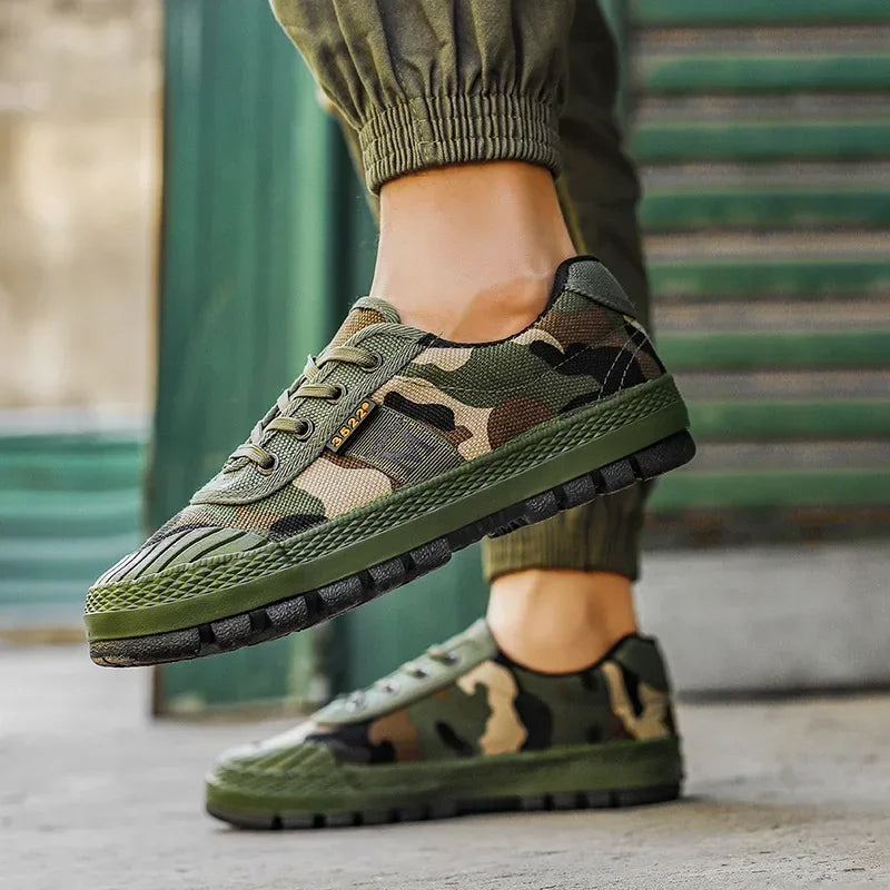 Men's All-Terrain Camo Tactical Sneakers for rugged outdoor adventures and durable utility.
