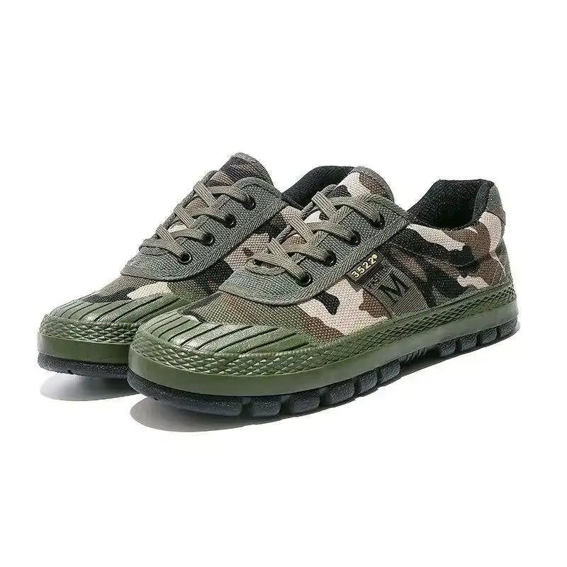 Men's all-terrain camo tactical sneakers, ideal for outdoor, hiking, and durable utility footwear.