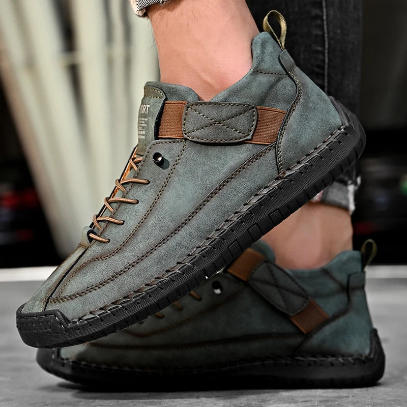 Men's all-terrain athletic shoes, versatile for outdoor adventures & daily wear.