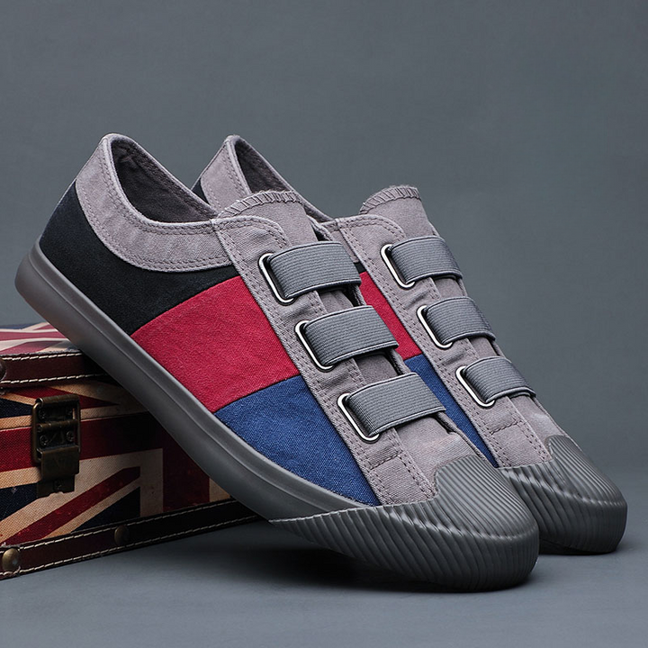 Comfortable men's artistic casual sneakers, lightweight and perfect for everyday style.